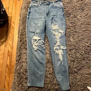 Hollister: size 7R W28 L27 Ultra high rise mom jean